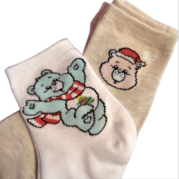 Care Bears 3 Pairs Holiday Christmas Themed Printed Crew Socks NWT - Picture 9 of 9